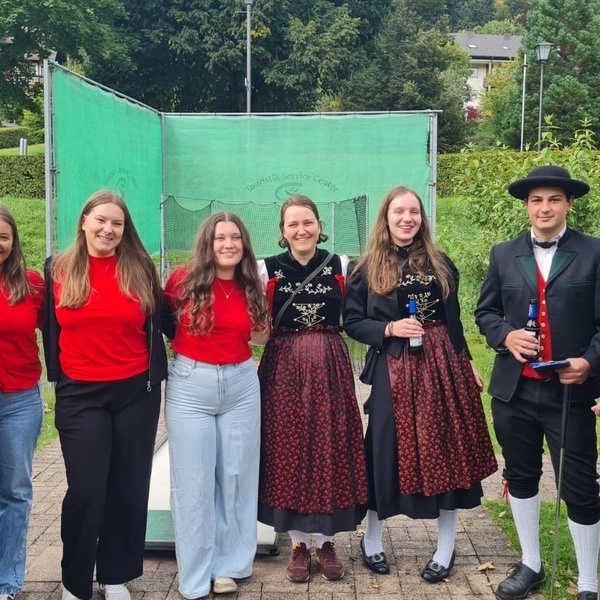 Ein Team der Trachtenkapelle trat gegen ein Team der Zeitschleuse an