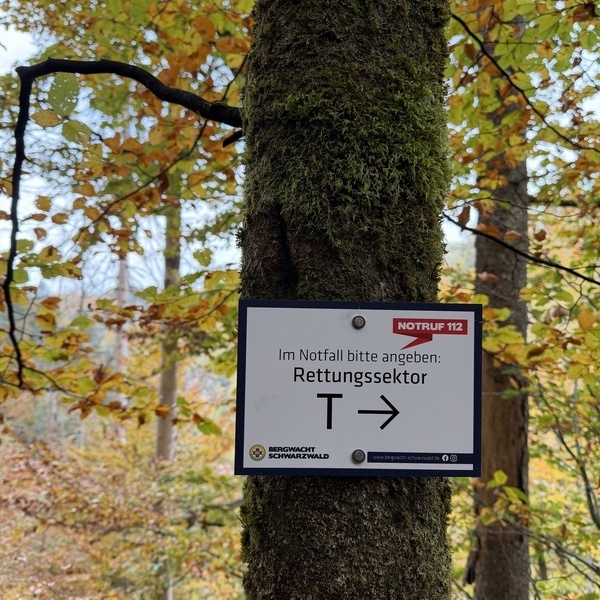 Die neuen Schilder kennzeichnen Rettungssektoren Die neuen Schilder kennzeichnen Rettungssektoren