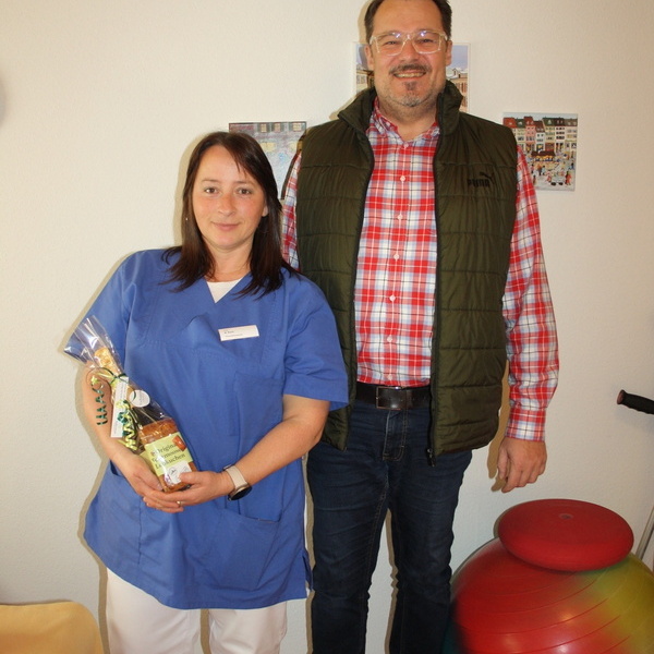 Brgermeister Marcel Schneider mit Bozena Koch