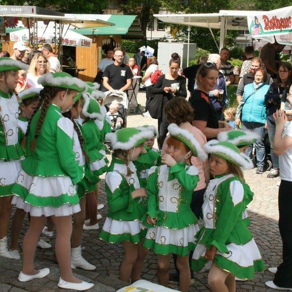 Marktbesucher in Todtmoos