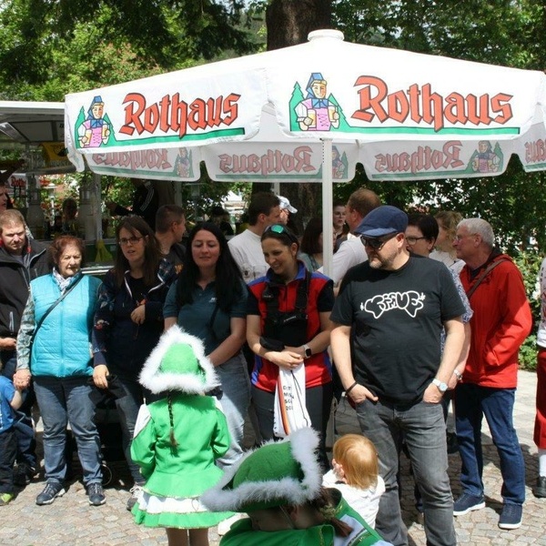 Marktbesucher in Todtmoos