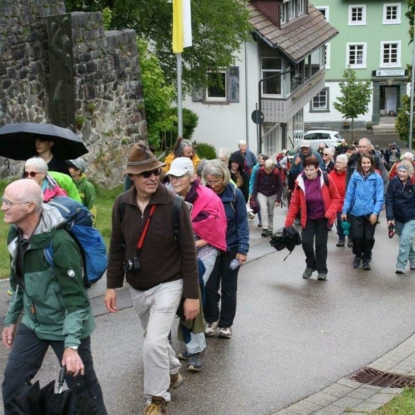Die Wallfahrt trifft in Todtmoos ein