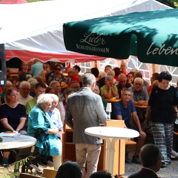 zahlreiche G�ste zog es an das Jubil�umsfest