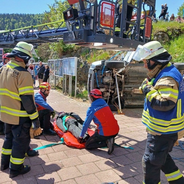 Schaubung der Feuerwehr und der Bergwacht Todtmoos 