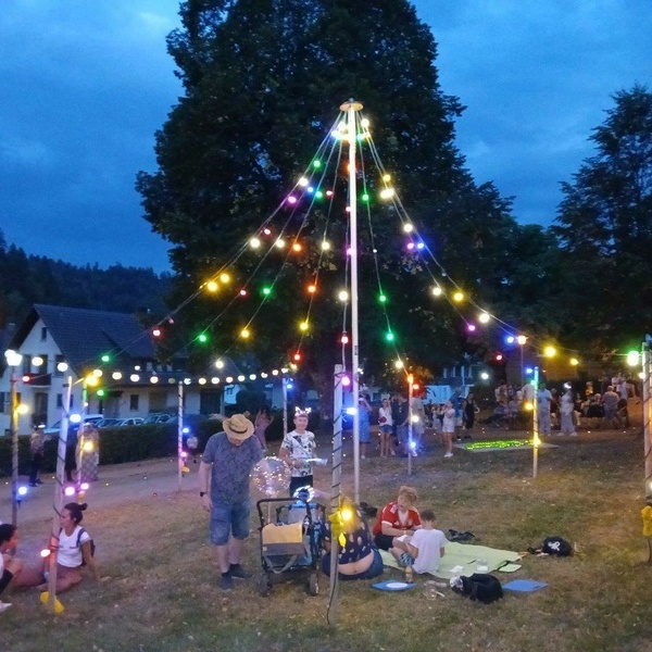 Besucher beim Lichterfest 2026