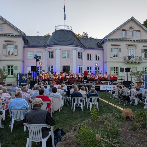 Die Trachtenkapelle Todtmoos in der Hohenzollernstadt Hechingen 